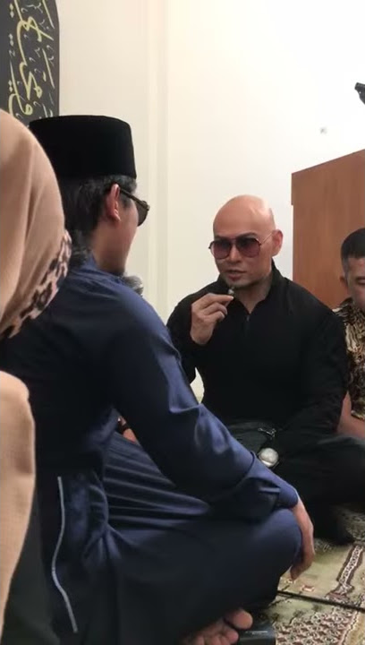 Mualaf - Detik detik Om Dedy Corbuzier mengucapkan dua kalimat Syahadat