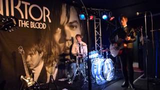 Don&#39;t drag me down - Viktor &amp; The Blood@Crystal Club Berlin 01.03.2014