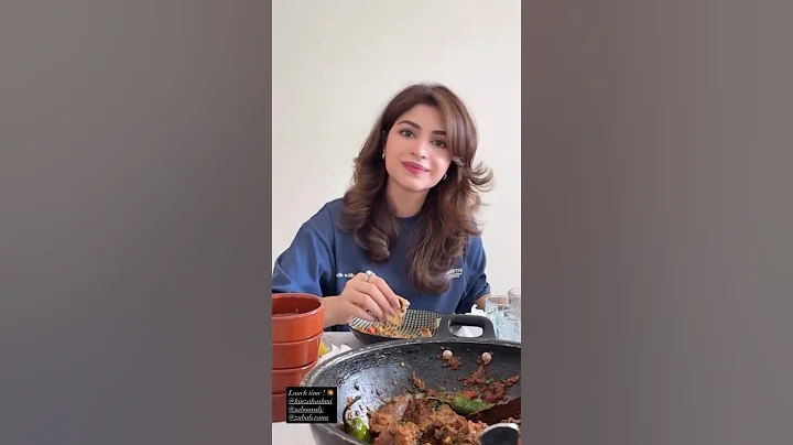 Kinza Hashmi Saboor Aly and Zubab Rana having Lunch together #lollywood #kinzahashmi #sabooraly