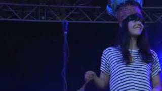 Bat For Lashes - What's A Girl To Do? (Glastonbury 2007) chords