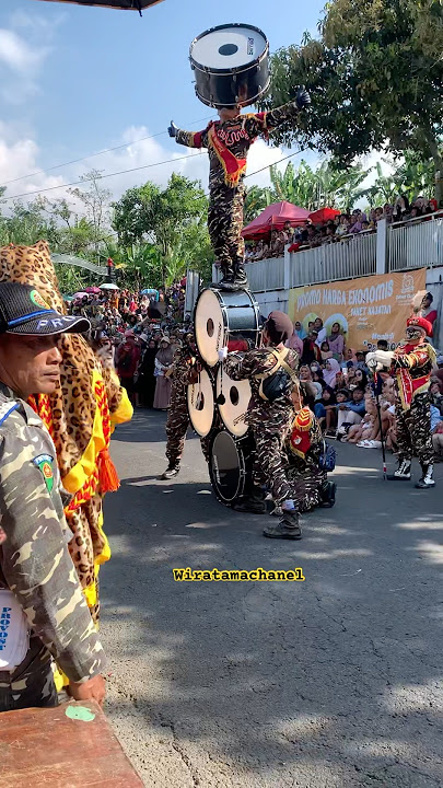 WOW ! Atraksi drumband banser dari pecalungan di karnaval surjo #17agustus   #comedy #fyp #karnaval