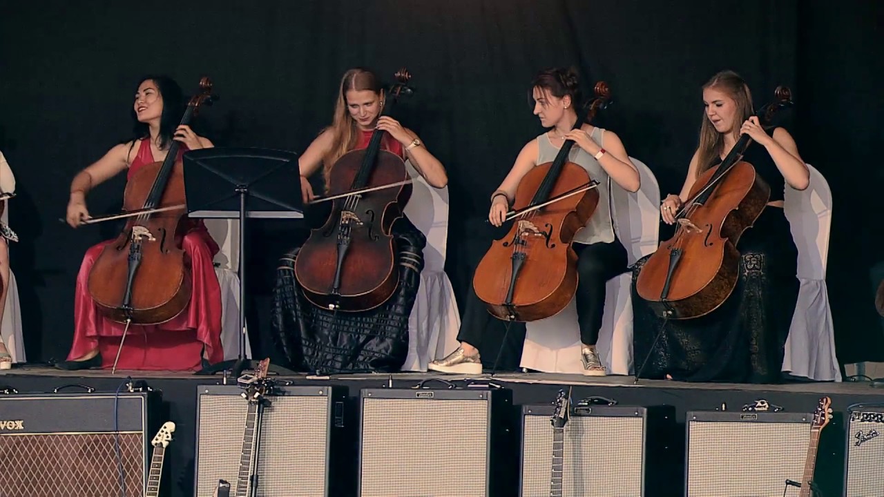 Apocalyptica - Enter sandman (metallica cover ) flashmob Moscow 01.08.2016