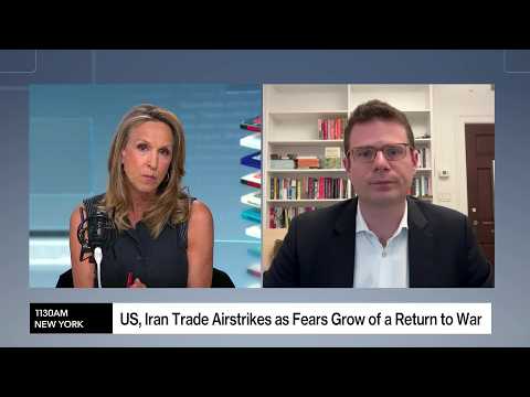 Hormuz Shipping Grinds to Near Halt After US, Iran Strikes