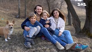 ТСН знайшла сім'ю маленького українця, який заспівав пісню про червону калину