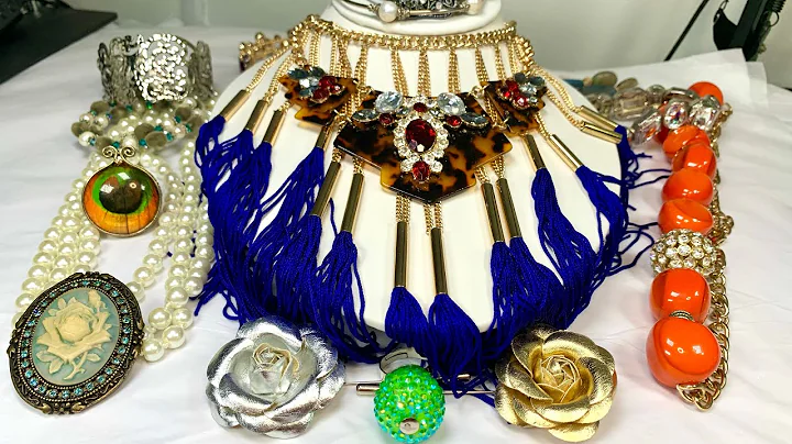 🎁 NEW BAG 36Lbs Jewelry Unboxing! 😁 Brooches! Lucite! Pearls! & sale! Ep6 #jewelryunboxing