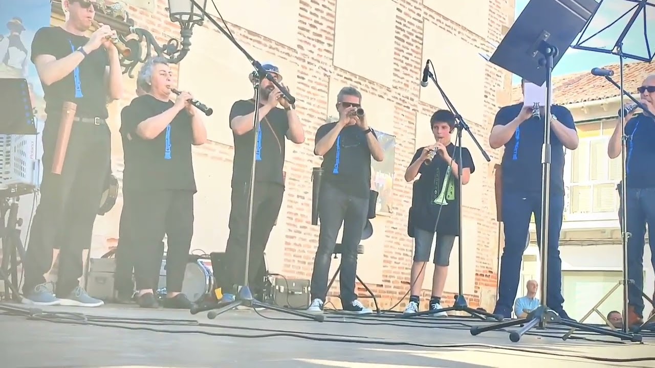 VII Encuentro Dulzaineros de León. Escuela Tradicional de León. Carrizo 2022