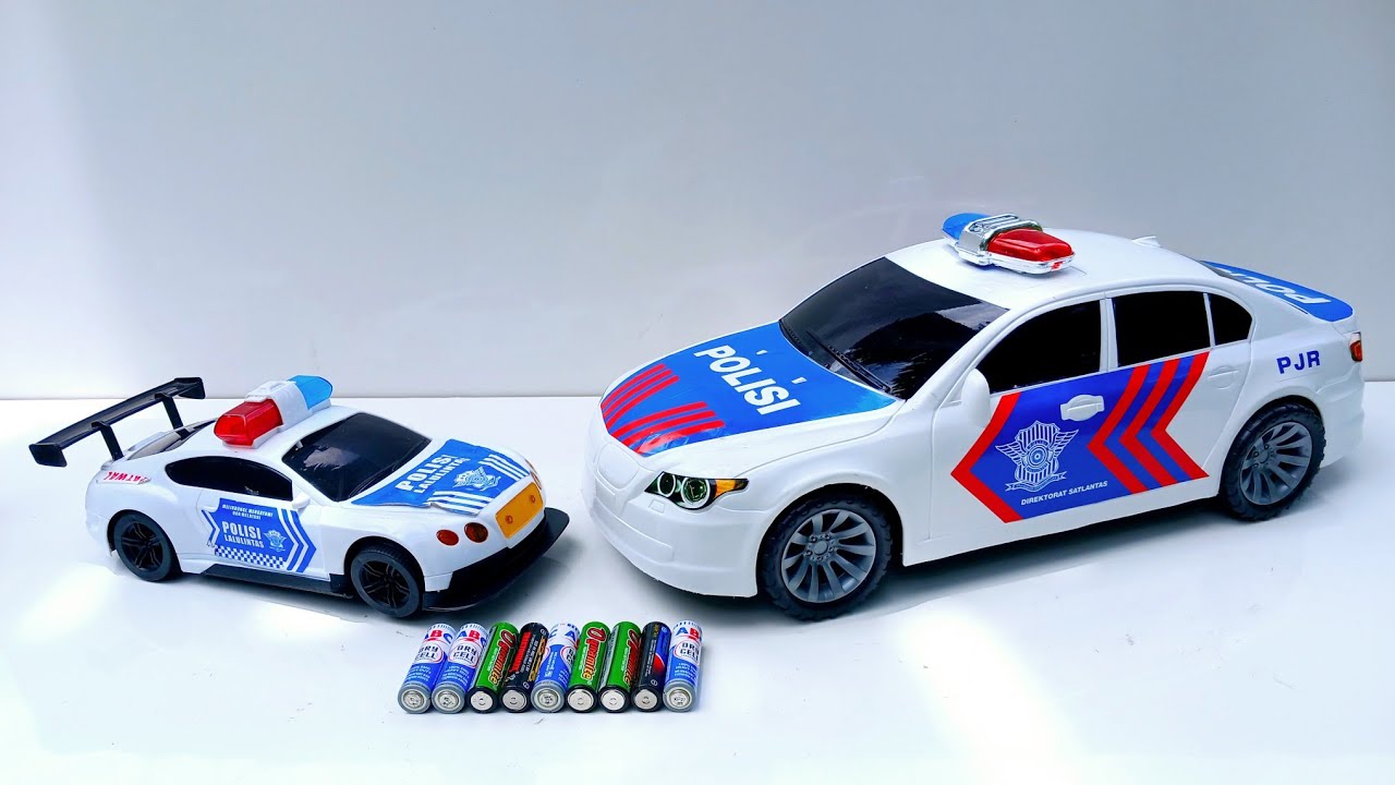 Big Police Car Vs Small Police Car.