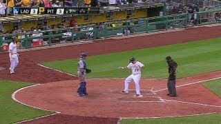 Snider slams a dramatic game-tying homer in the ninth