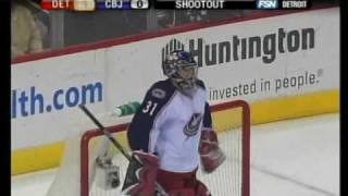 Pavel Datsyuk (DET) vs. Pascal Leclaire (CBJ) Shootout November 18, 2007