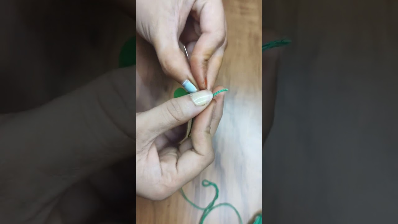 Easy trick to put thread🧵 through a needle 