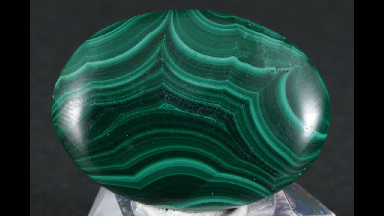 マラカイト (孔雀石) ルース 7.3g / Malachite Loose Stone - YouTube