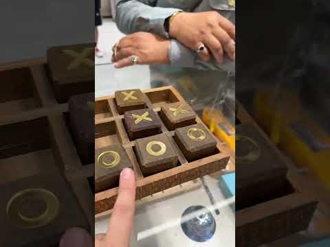       من تتوقع يفوز أنا ولا هو واربح هدية