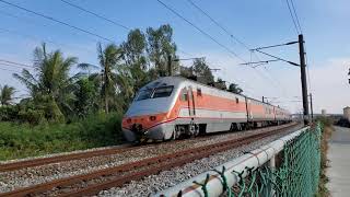 117次自強號通過高雄市路竹區保民路99巷旁(12車附掛親子車廂)