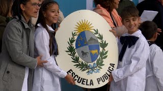 Imágenes de inauguración del edificio de la escuela n.° 264 en Montevideo
