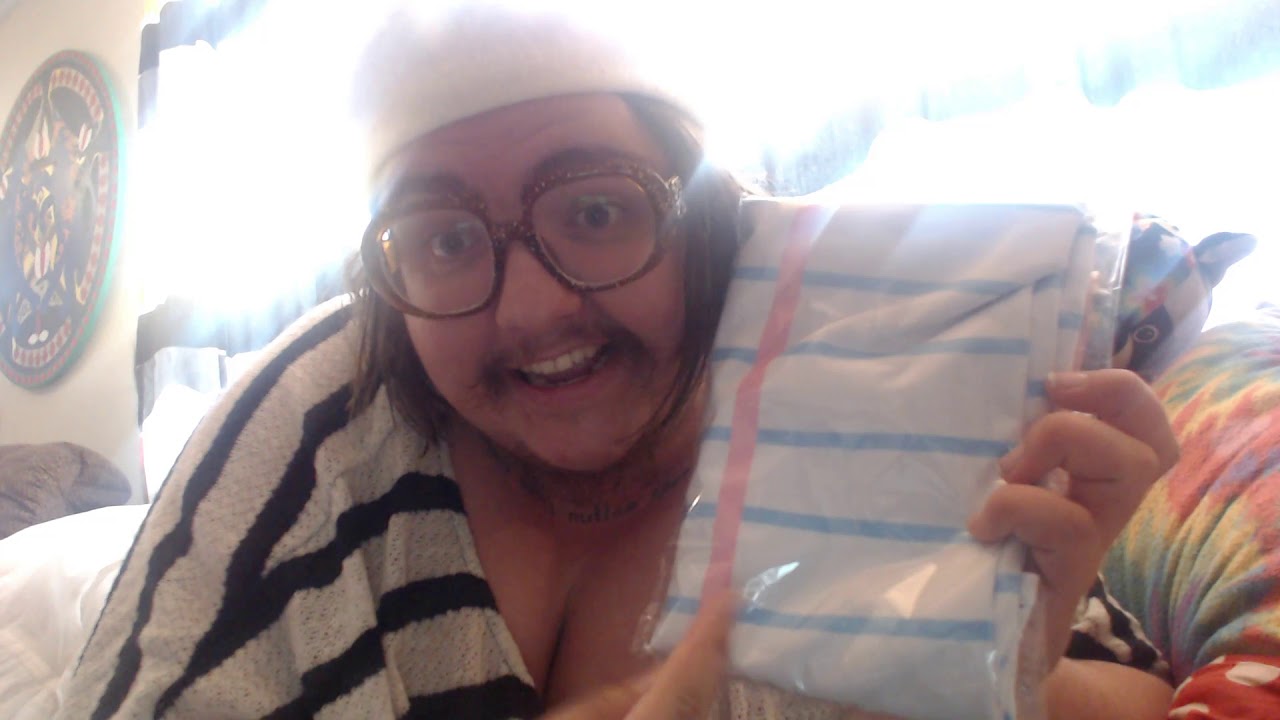 Notebook for Halloween! Trash Queen Unboxing