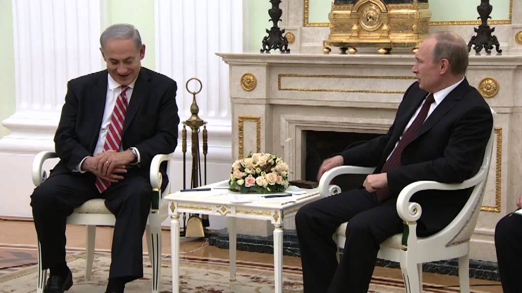 ראש הממשלה בנימין נתניהו בפתח פגישתו עם נשיא רוסיה ולדימיר פוטין בקרמלין, מוסקבה