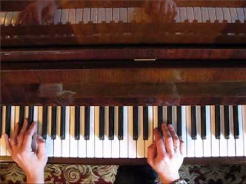 Вопрос: Как аккомпанировать певцу на фортепьяно?