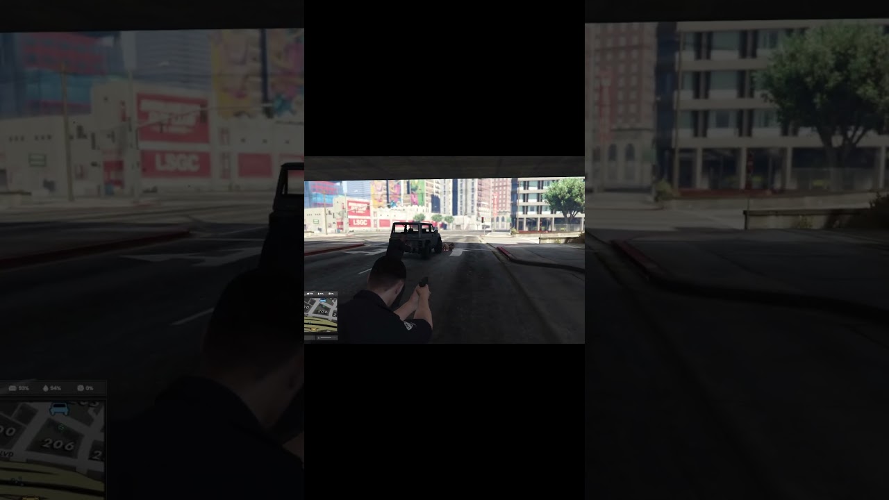 Felony Stopta silahına uzanan kişi LAPD memuru tarafından vuruluyor!