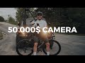 Filmage dun film de cyclisme avec une camra rouge   derrire la scne