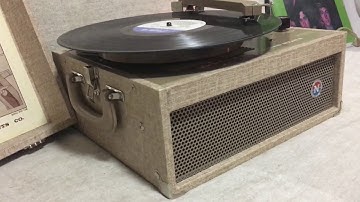 Newcomb Solid State 4 Speed Turntable Record Player Tan Tweed USA