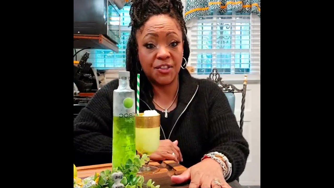 CIROC APPLE 🍏 / JOLLY RANCHER GREEN APPLE 🍏 VODKA DRINK RECIPES TASTE TEST shorts YouTube