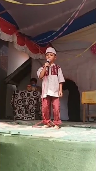 BIKIN NGAKAK! Bocah viral banting mic sambil nangis