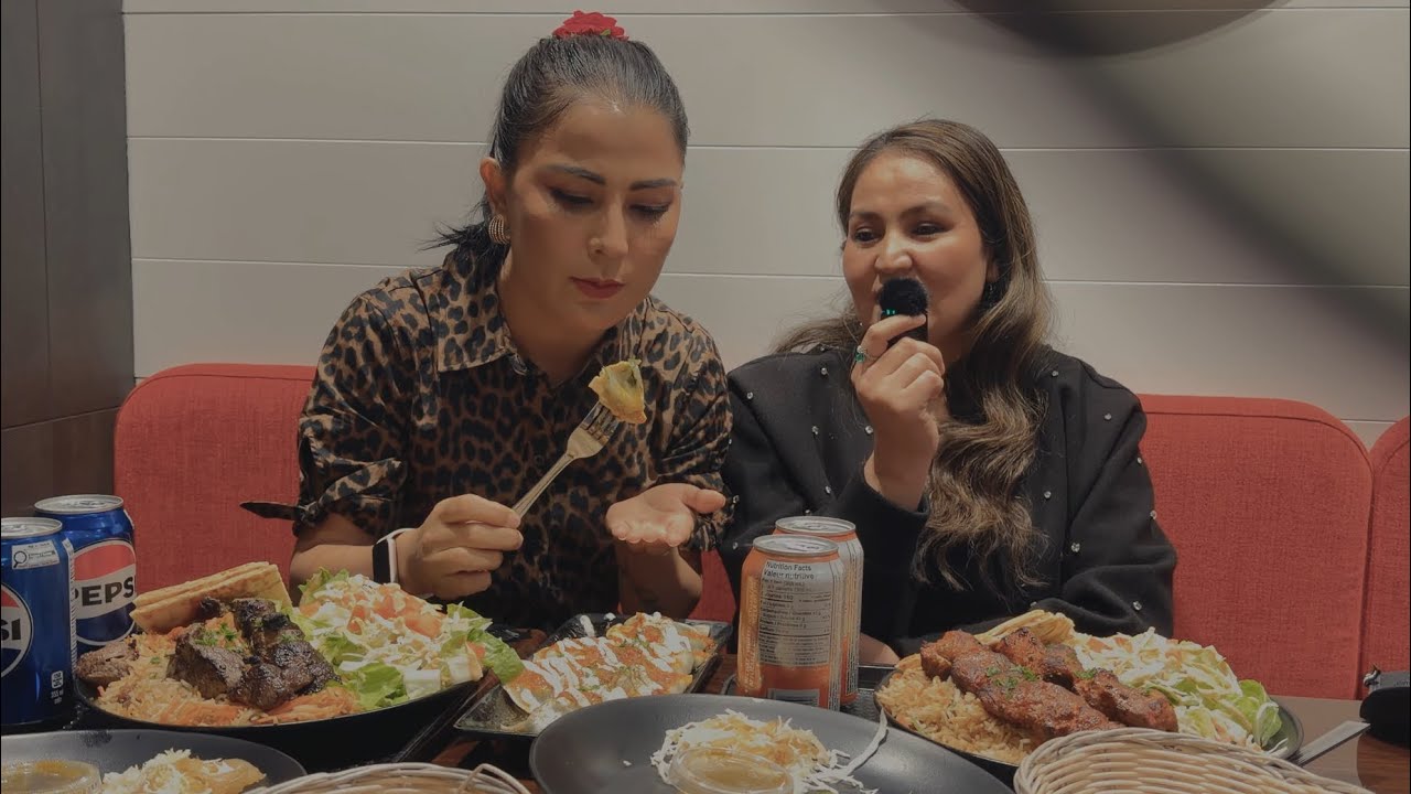 تمن خوش خبری گفته یک نان بزور  خورد😅تشکر از همه عزیزان یوتوب خوشحالی من و تمنجو بخاطر…😌😘