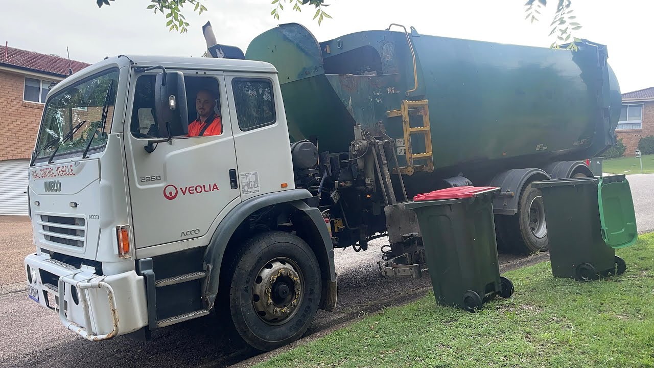 Port Stephens Garbage - 858 Ex Brisbane