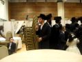 Shloime gertner rocks at a wedding