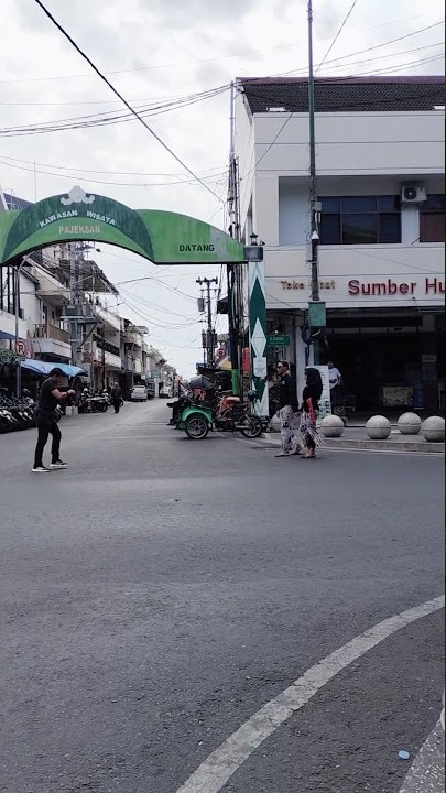 Foto di jalan raya di Malioboro #shorts