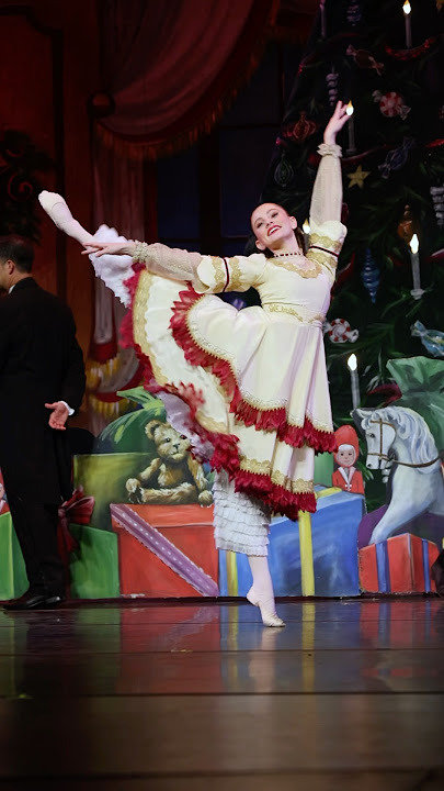 The Nutcracker - Clara - Ballet Etudes