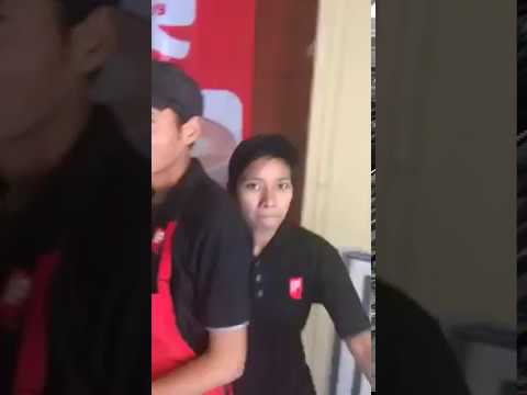 Video Cafe Coffee Day Jaipur Female Employee Slaps Customer For Pointing Cockroaches In Fridge Video Cafe Coffee Day Jaipur Female Employee Slaps Customer For Pointing Cockroaches In Fridge