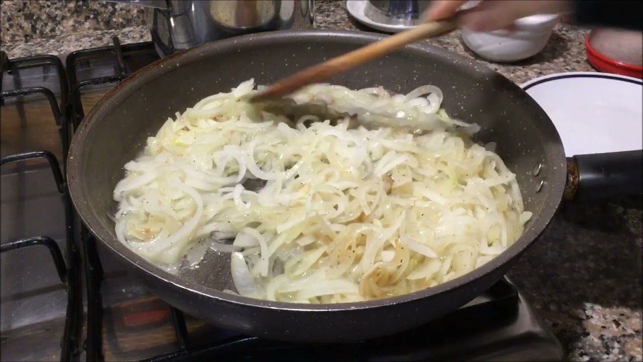 Mezze maniche con cipolle 