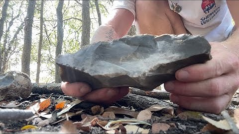 DUDE SURVIVAL | PRIMITIVE BOW MAKING~~~ (PART 1)