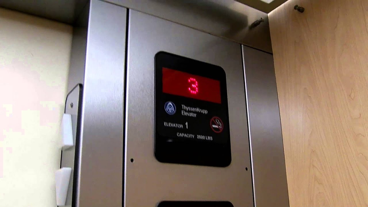 center-open-thyssenkrupp-elevator-at-the-holiday-inn-express-at-exit
