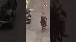 Download Lagu First look at Peaky Blinders film as Cillian Murphy rides horse through Birmingham #shorts MP3