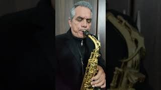 Danubio Azul- saxofonista Edgardo Yañez