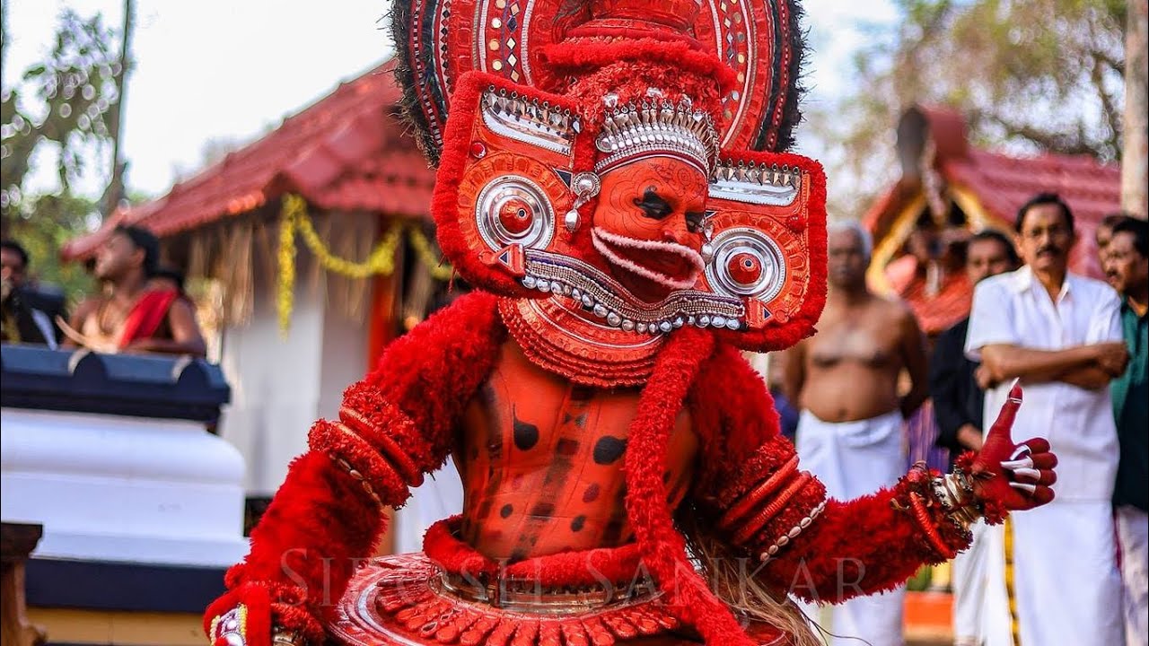 ബാലി തെയ്യം(Bali Theyyam). കോലധാരി: Lakshmanan Peruvannan Maniyara