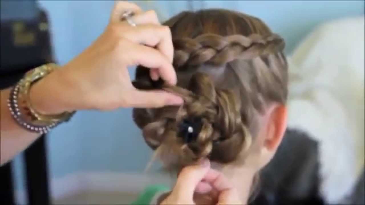 Πλεξούδα σε σχήμα τριαντάφυλλου