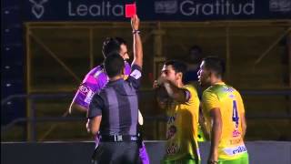 Red card Santa Tecla - No.1 @derbyc87 #SCCL #TheChampions @Rojos_Municipal @santateclafc