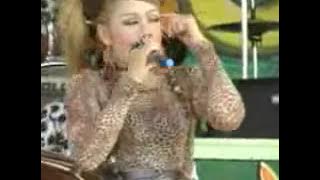 Demen Ngusel -Tia Inova Live on Tegal