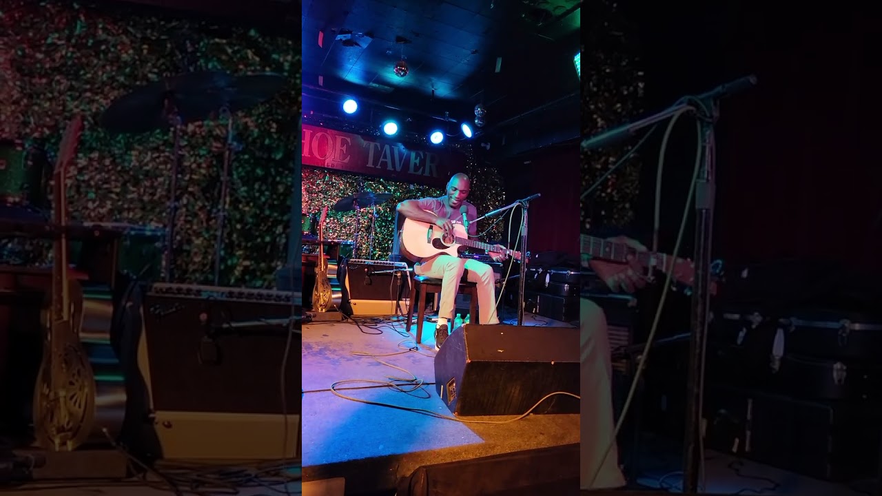 Cedric Burnside. A Son of the Mississippi blues. 