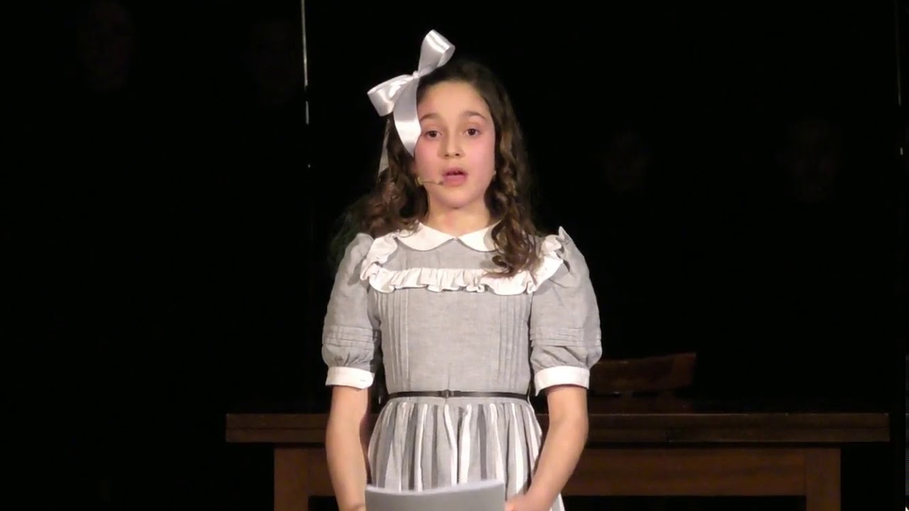 Trailer La Bambina con la Valigia - YouTube
