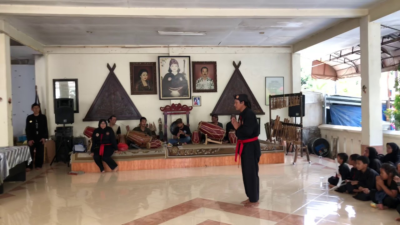 Seni Golok Pencak Silat Padjadjaran Nasional