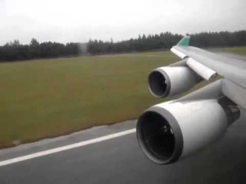 Boeing 747   400 Landing and Reverse Thrust Eva Air