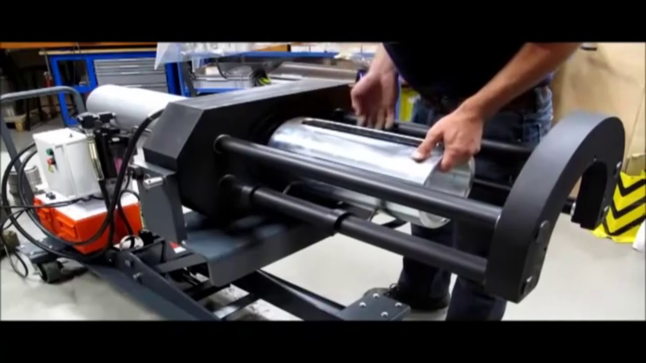 Монтаж шейки оси колесной пары выталкивающим гидравлическим съемником Powerram на 100 тонн.