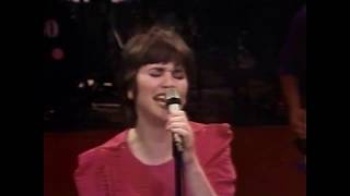 Linda Ronstadt  1980 HBO Concert - How Do I Make You. April 24th, 1980