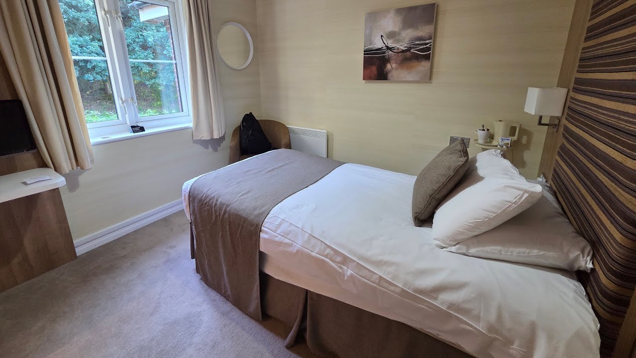 Hillscourt Hotel Accommodation Review, Birmingham, UK