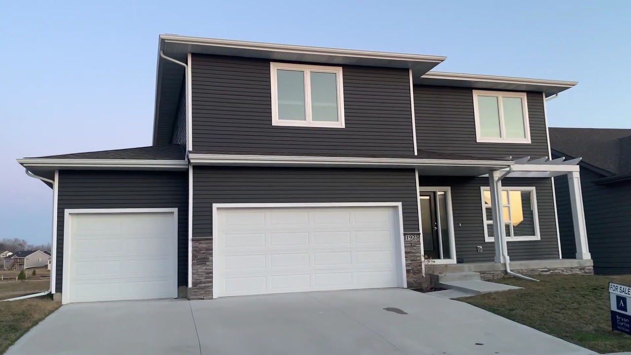 1925 Kimball Lane presented by Bryan Curtis with Attain RE.