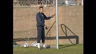 FC BARCELONA - VICTOR VALDES SOCCER LESSONS